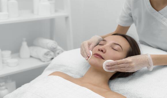 10 Reasons Why HydraFacial Dubai Is Dubai’s Favorite Glow-Boosting Treatment