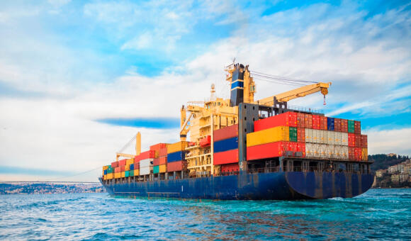 Key Benefits of Hiring a Professional Shipping Company in Dubai